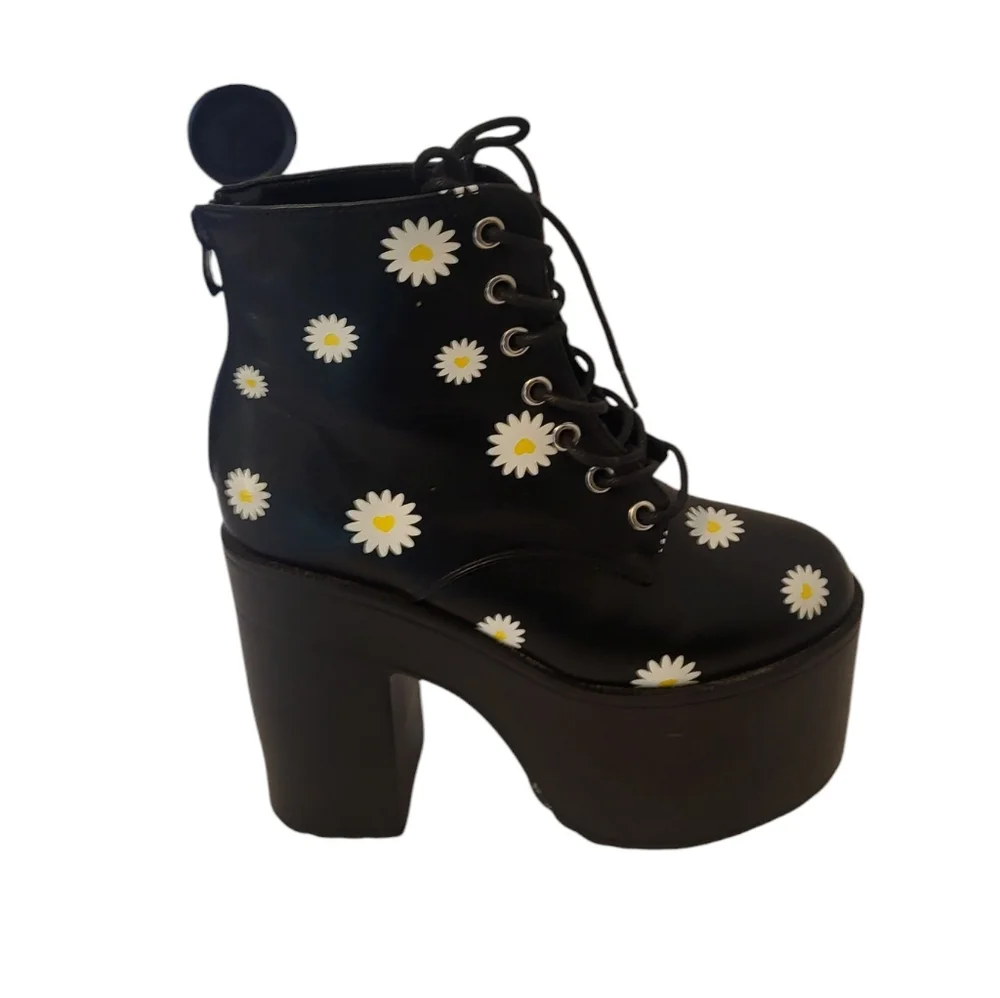Daisy lace up platform boots - Picture 7 of 10